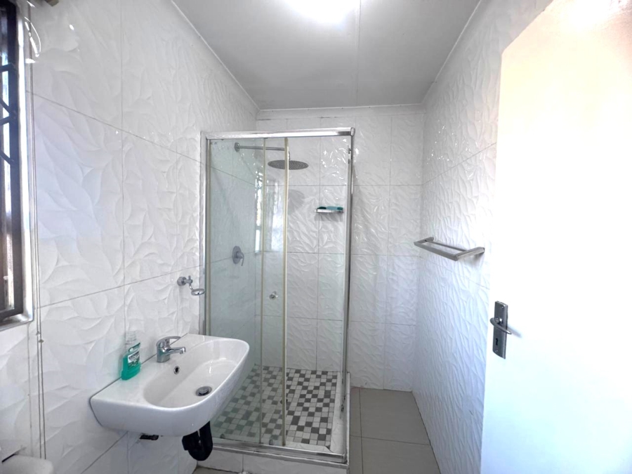 4 Bedroom Property for Sale in Klippoortje Gauteng