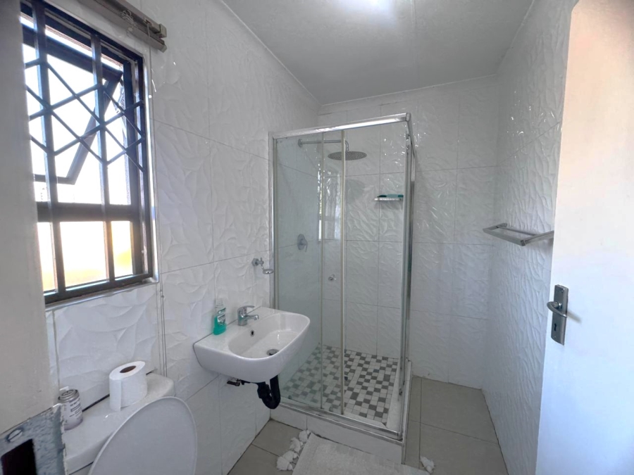 4 Bedroom Property for Sale in Klippoortje Gauteng