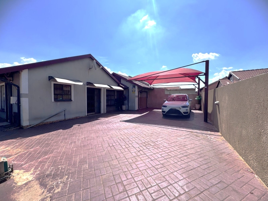 3 Bedroom Property for Sale in Vosloorus Ext 6 Gauteng