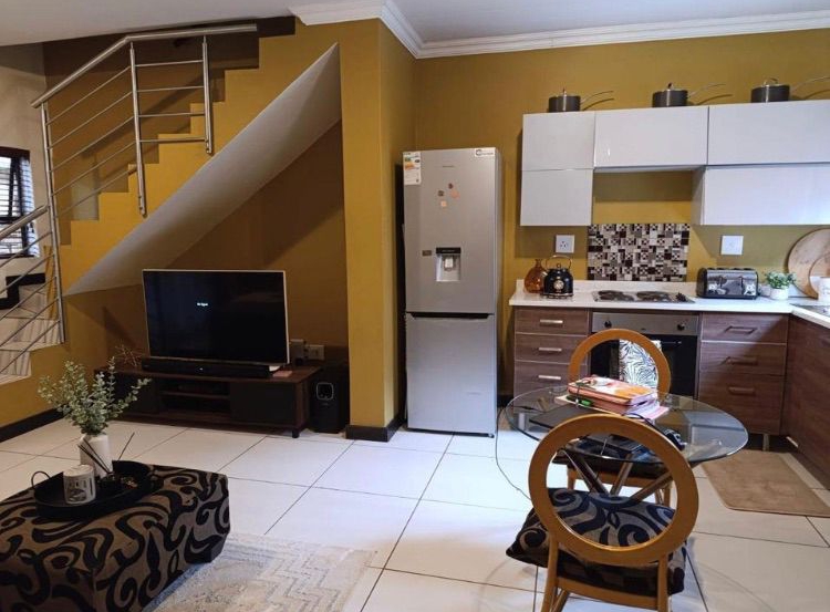 2 Bedroom Property for Sale in Rooihuiskraal North Gauteng