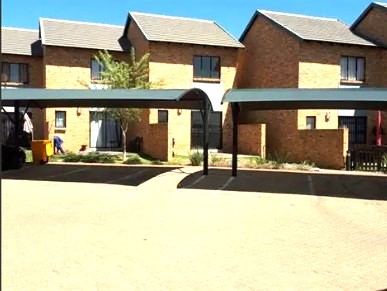 2 Bedroom Property for Sale in Rooihuiskraal North Gauteng