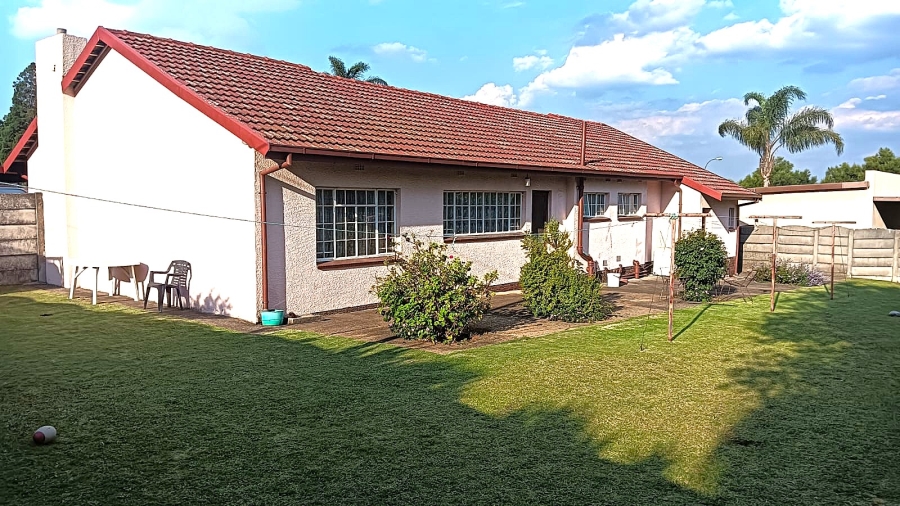 4 Bedroom Property for Sale in Esther Park Gauteng