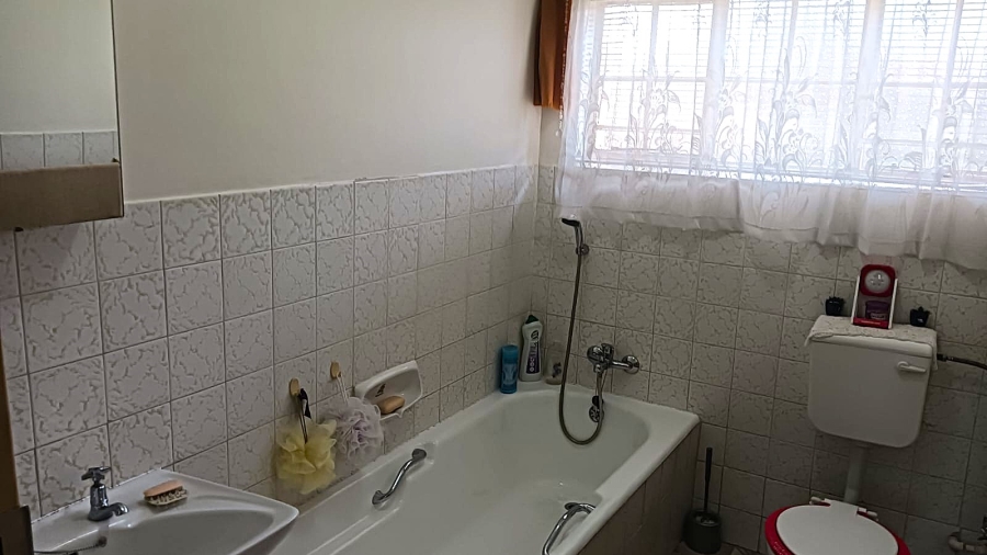 4 Bedroom Property for Sale in Esther Park Gauteng