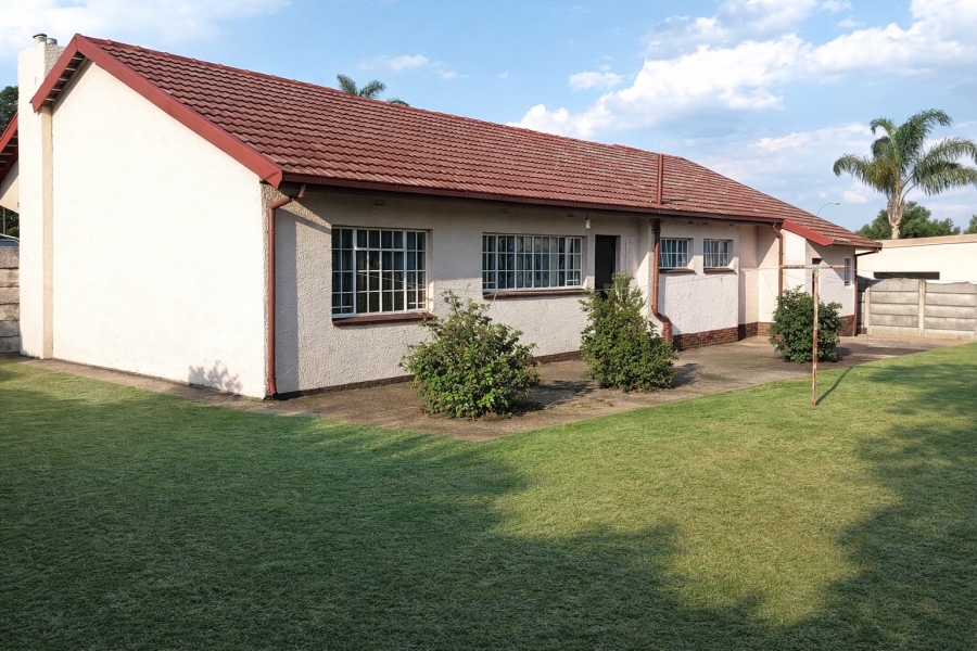 4 Bedroom Property for Sale in Esther Park Gauteng