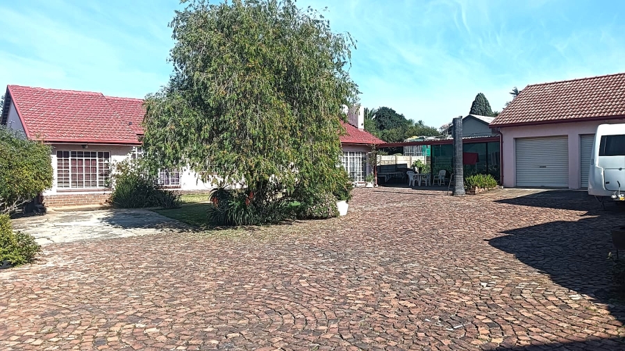 4 Bedroom Property for Sale in Esther Park Gauteng