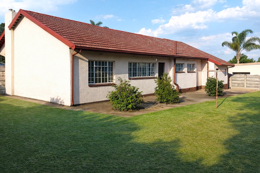 4 Bedroom Property for Sale in Esther Park Gauteng