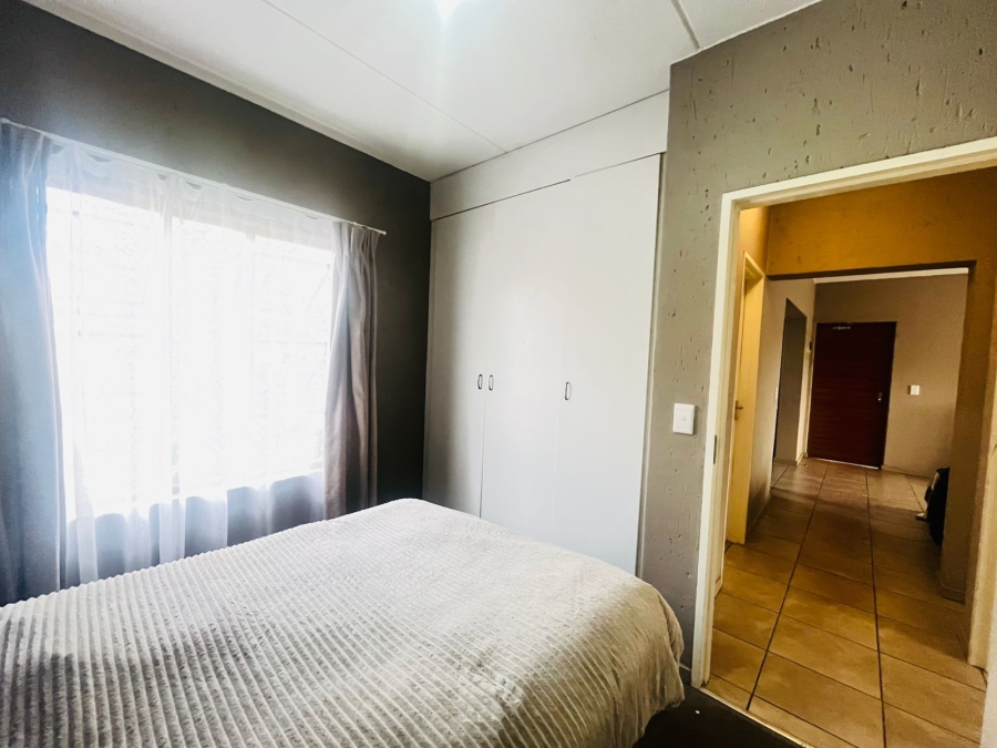 To Let 2 Bedroom Property for Rent in Douglasdale Gauteng