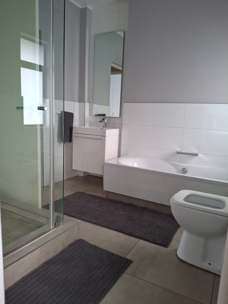 To Let 3 Bedroom Property for Rent in Oaklands Gauteng