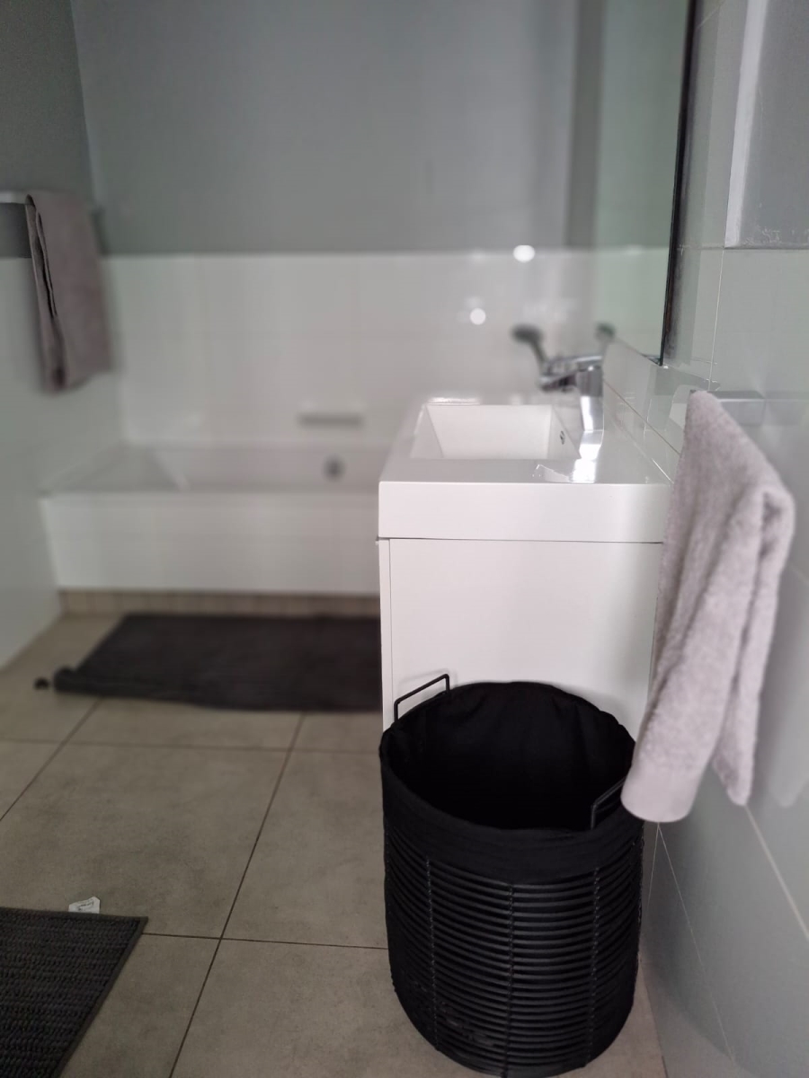 To Let 3 Bedroom Property for Rent in Oaklands Gauteng