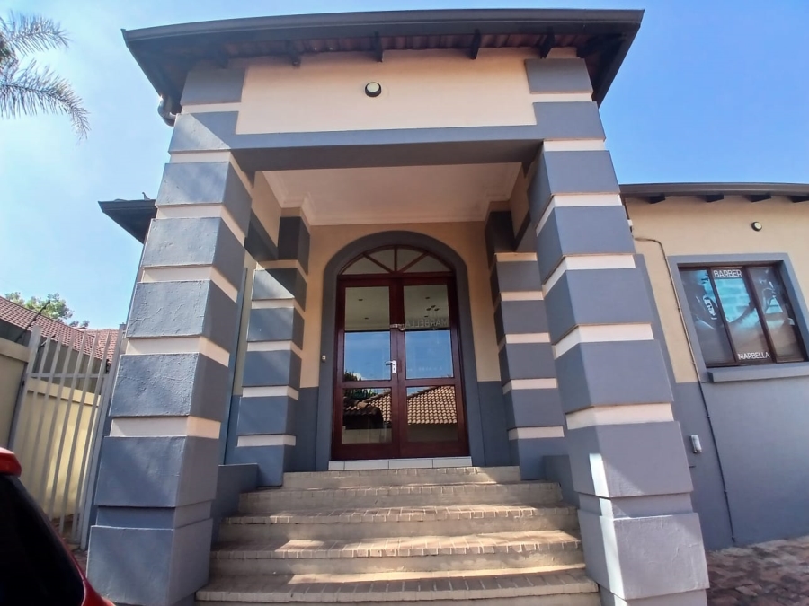 To Let Commercial Property for Rent in Bedfordview Gauteng