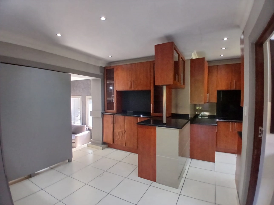 To Let Commercial Property for Rent in Bedfordview Gauteng