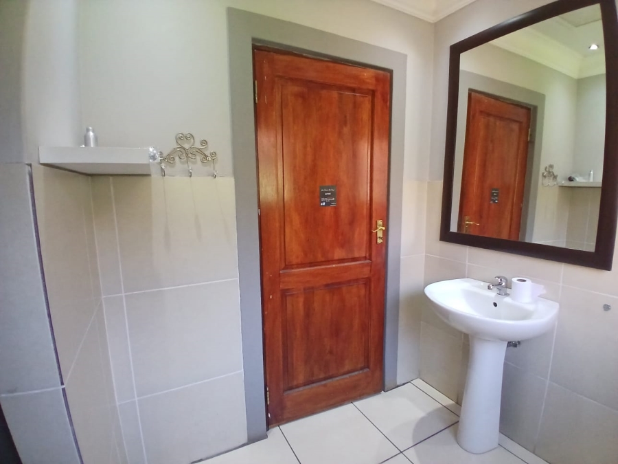 To Let Commercial Property for Rent in Bedfordview Gauteng