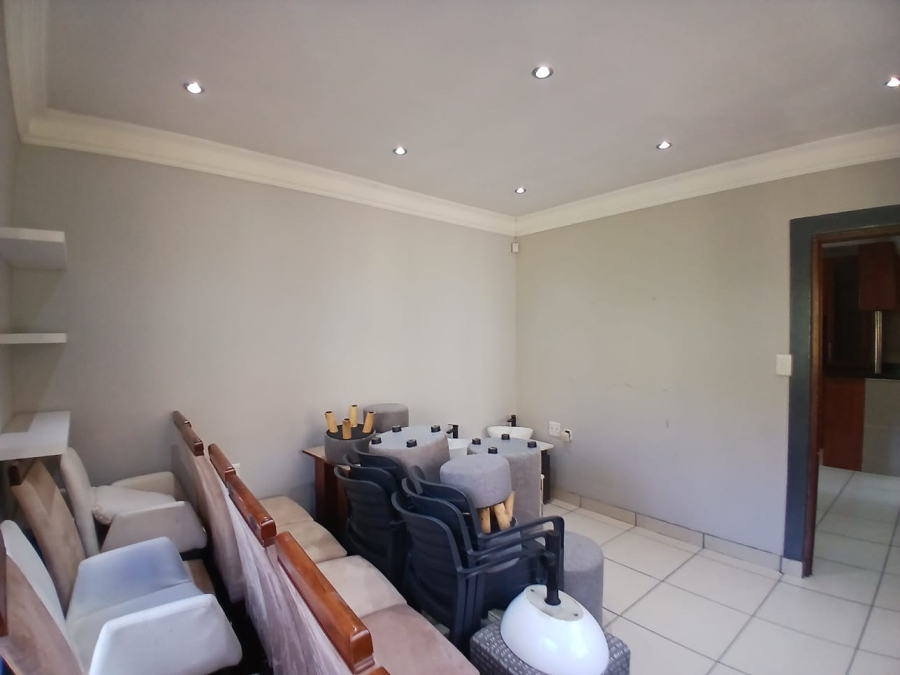 To Let Commercial Property for Rent in Bedfordview Gauteng