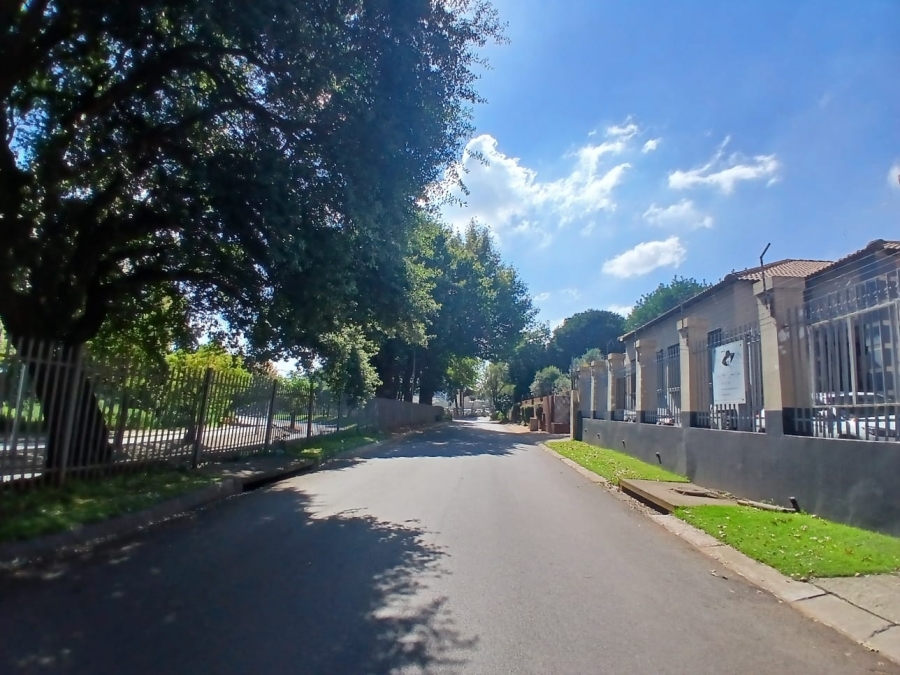 To Let Commercial Property for Rent in Bedfordview Gauteng