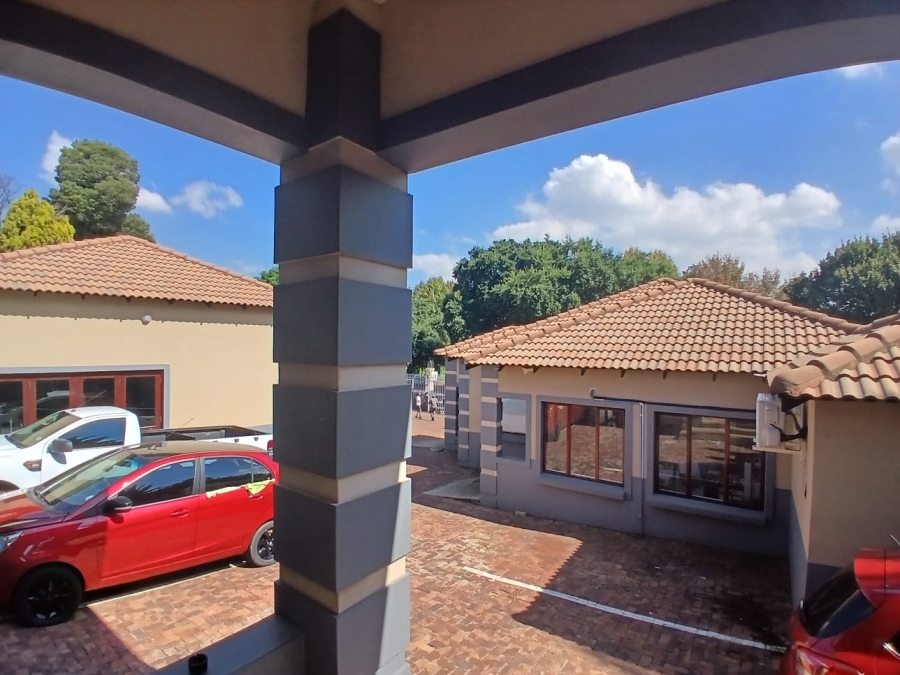 To Let Commercial Property for Rent in Bedfordview Gauteng