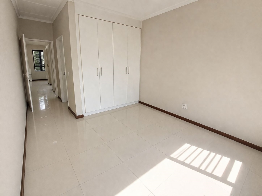 To Let 2 Bedroom Property for Rent in Fourways Gauteng