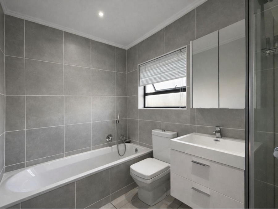 1 Bedroom Property for Sale in Fourways Gauteng