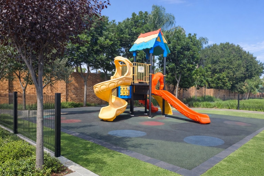 1 Bedroom Property for Sale in Crowthorne AH Gauteng