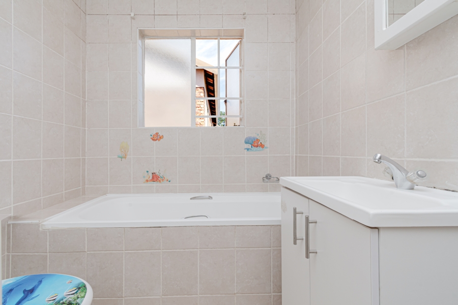 2 Bedroom Property for Sale in North Riding Gauteng