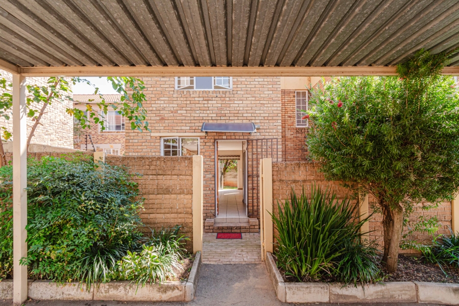 2 Bedroom Property for Sale in North Riding Gauteng