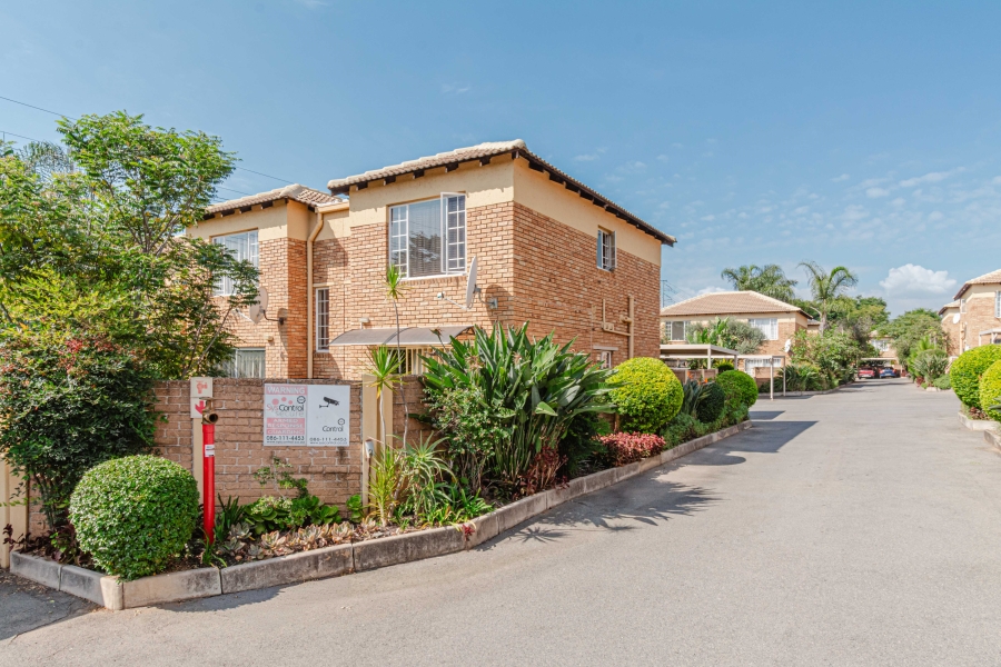 2 Bedroom Property for Sale in North Riding Gauteng