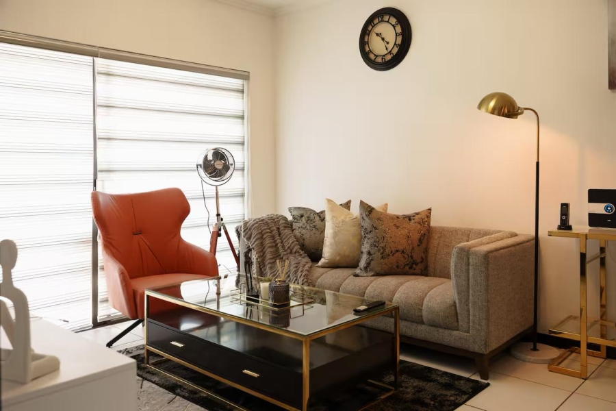 To Let 2 Bedroom Property for Rent in Fourways Gauteng