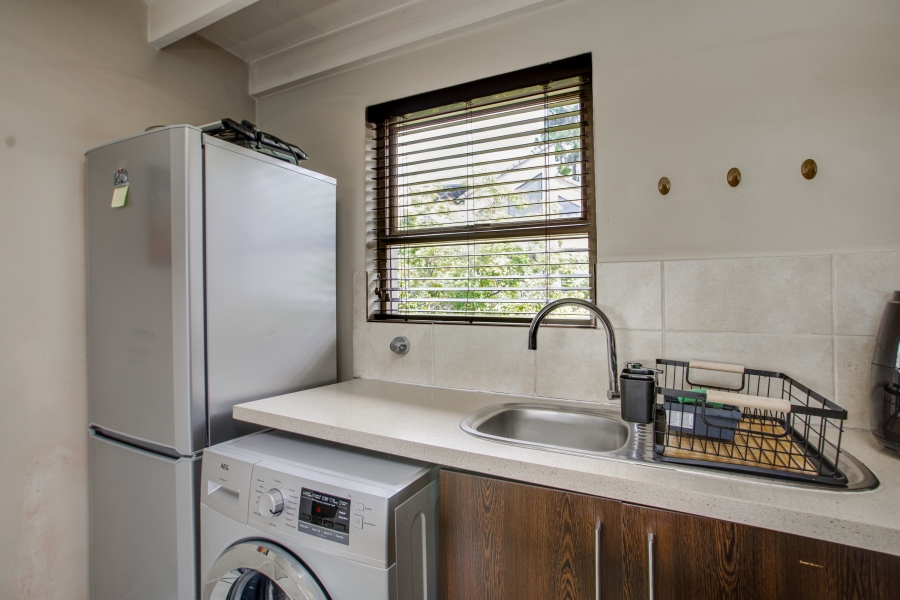 To Let 2 Bedroom Property for Rent in Paulshof Gauteng
