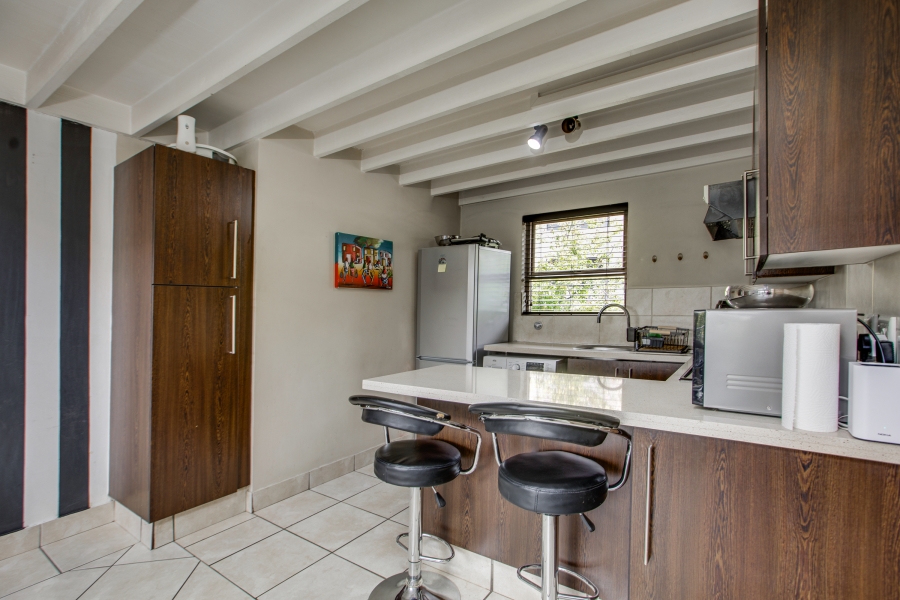 To Let 2 Bedroom Property for Rent in Paulshof Gauteng