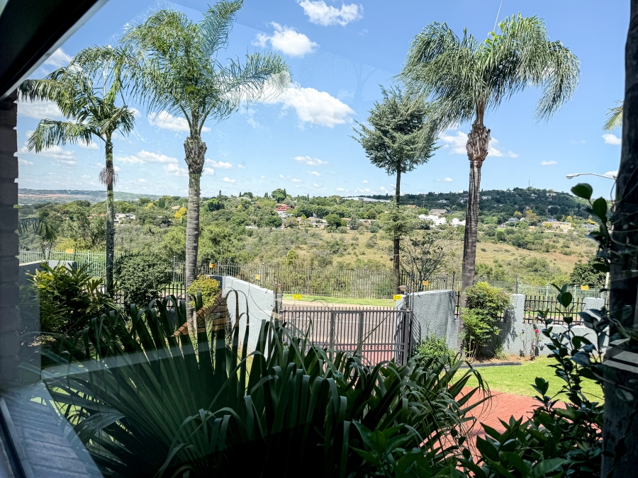 6 Bedroom Property for Sale in Moreleta Park Gauteng