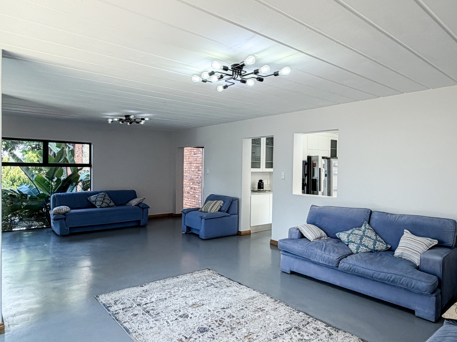 6 Bedroom Property for Sale in Moreleta Park Gauteng