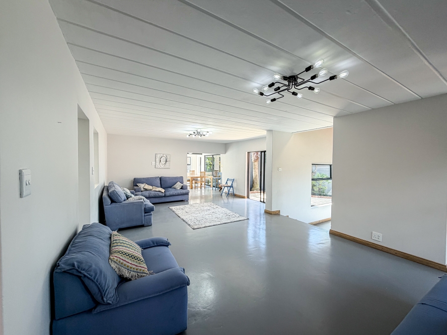 6 Bedroom Property for Sale in Moreleta Park Gauteng