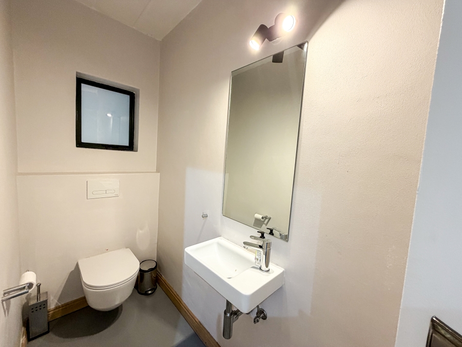 6 Bedroom Property for Sale in Moreleta Park Gauteng