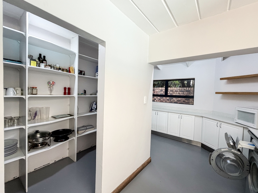 6 Bedroom Property for Sale in Moreleta Park Gauteng