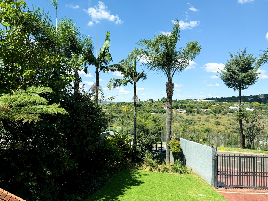 6 Bedroom Property for Sale in Moreleta Park Gauteng