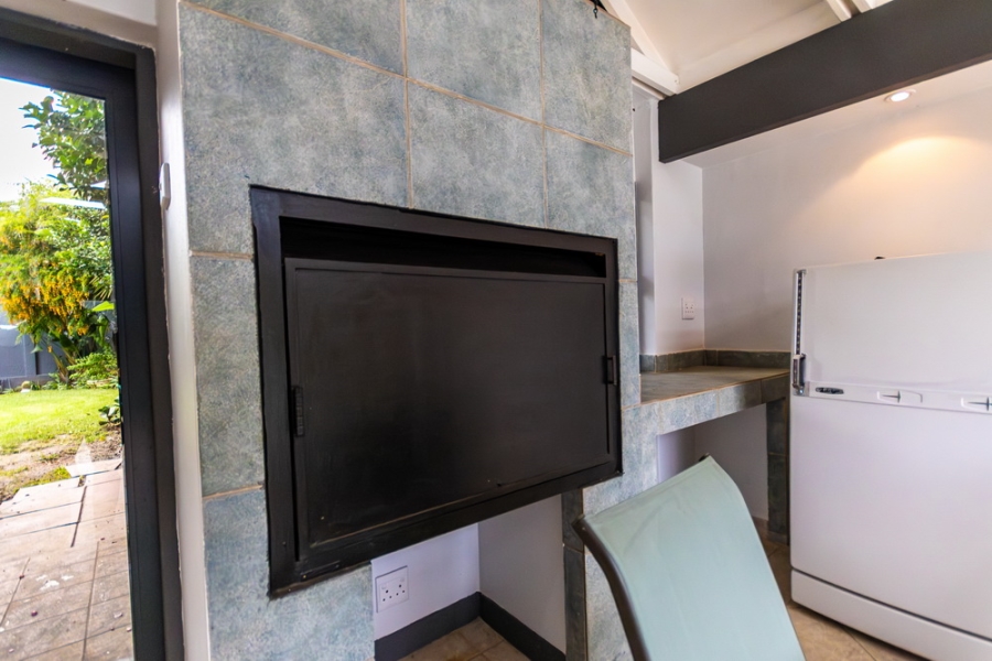 6 Bedroom Property for Sale in Moreleta Park Gauteng