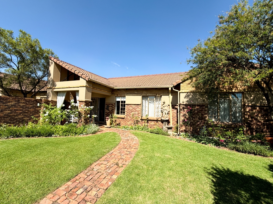 3 Bedroom Property for Sale in Equestria Gauteng
