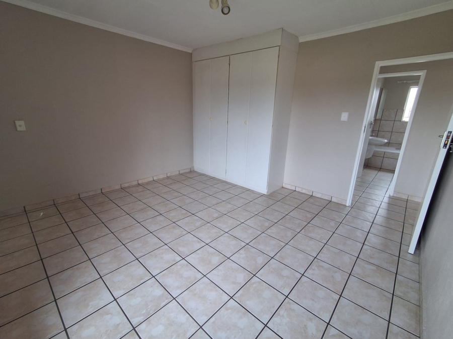 To Let 2 Bedroom Property for Rent in Strubensvallei Gauteng