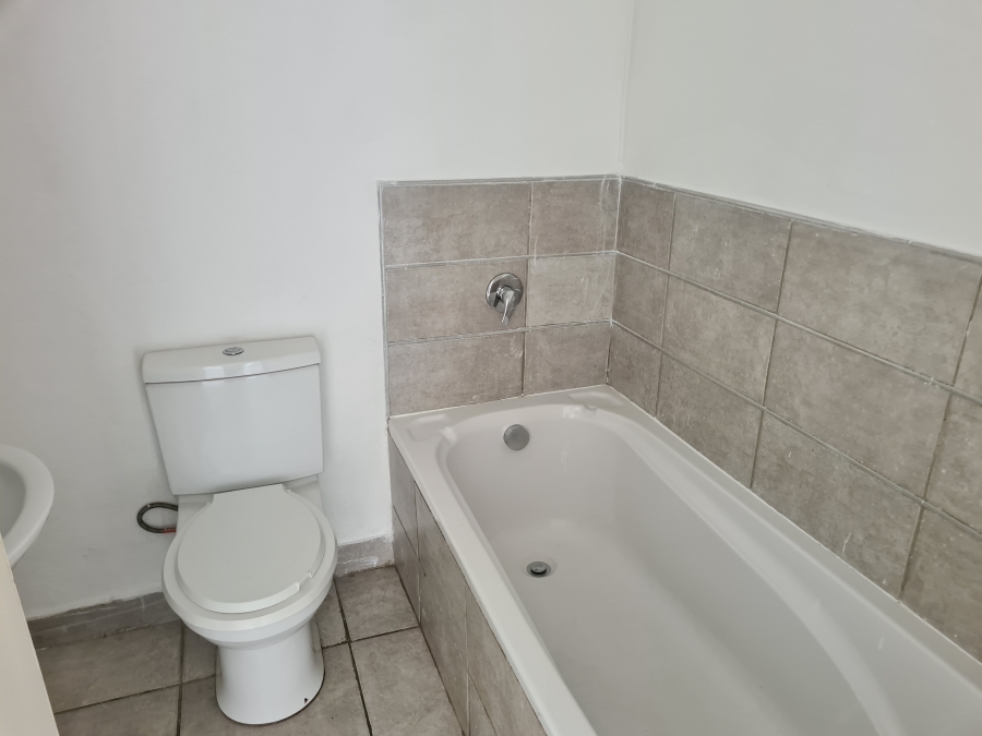 To Let 2 Bedroom Property for Rent in Discovery Gauteng