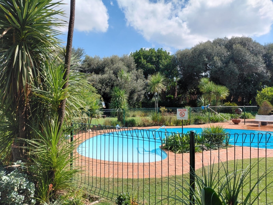 To Let 3 Bedroom Property for Rent in Windsor East Gauteng