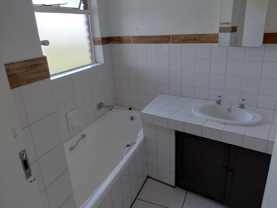 To Let 3 Bedroom Property for Rent in Windsor East Gauteng