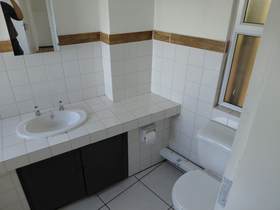 To Let 3 Bedroom Property for Rent in Windsor East Gauteng