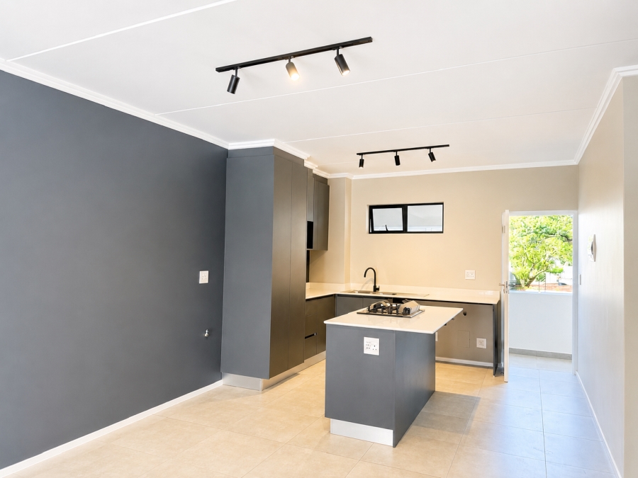 To Let 2 Bedroom Property for Rent in Atholl Gauteng