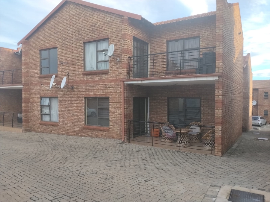 2 Bedroom Property for Sale in Naturena Gauteng