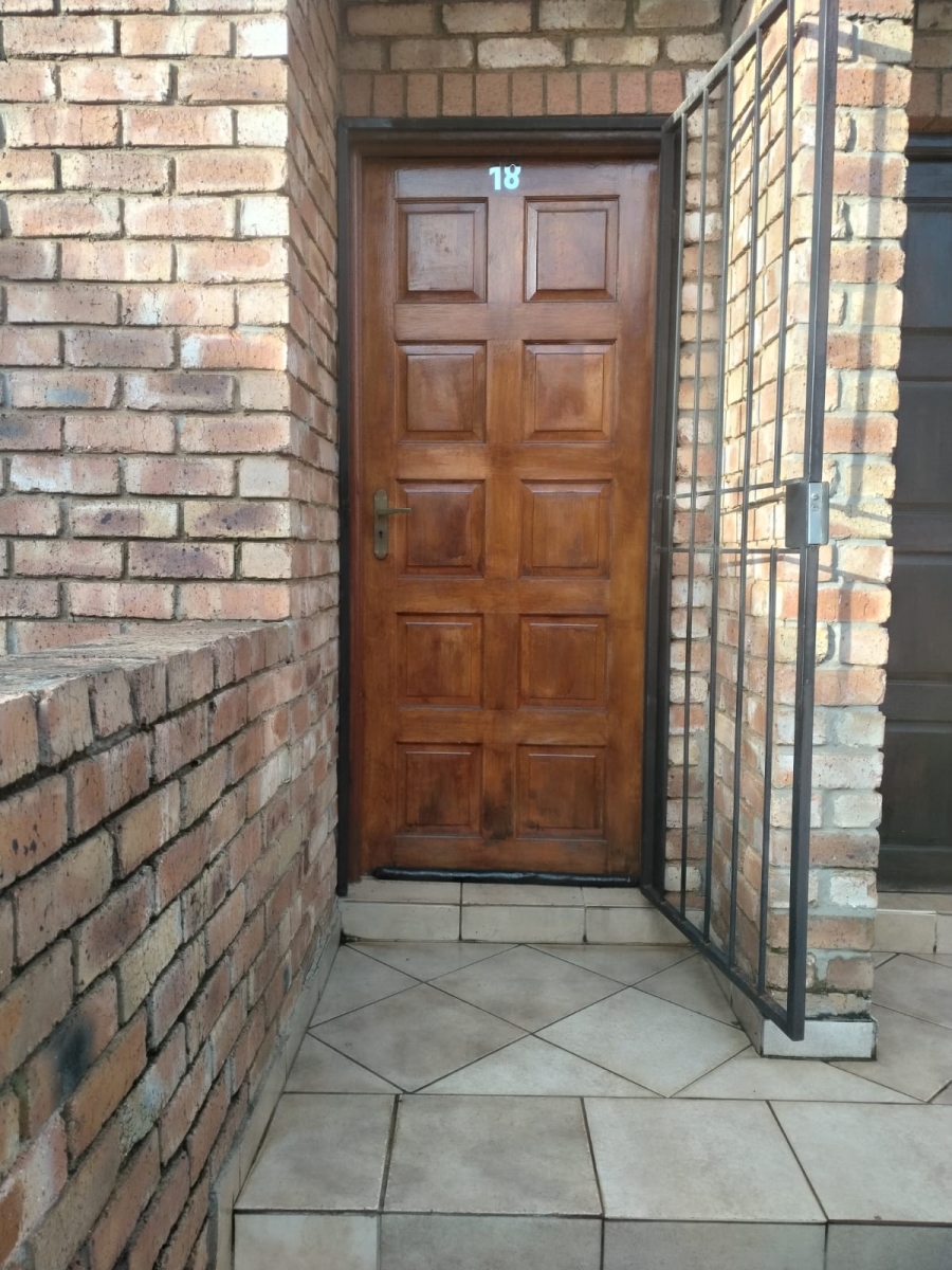 2 Bedroom Property for Sale in Naturena Gauteng