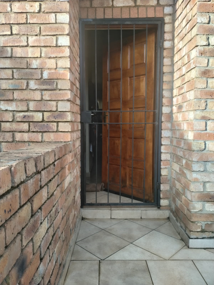 2 Bedroom Property for Sale in Naturena Gauteng