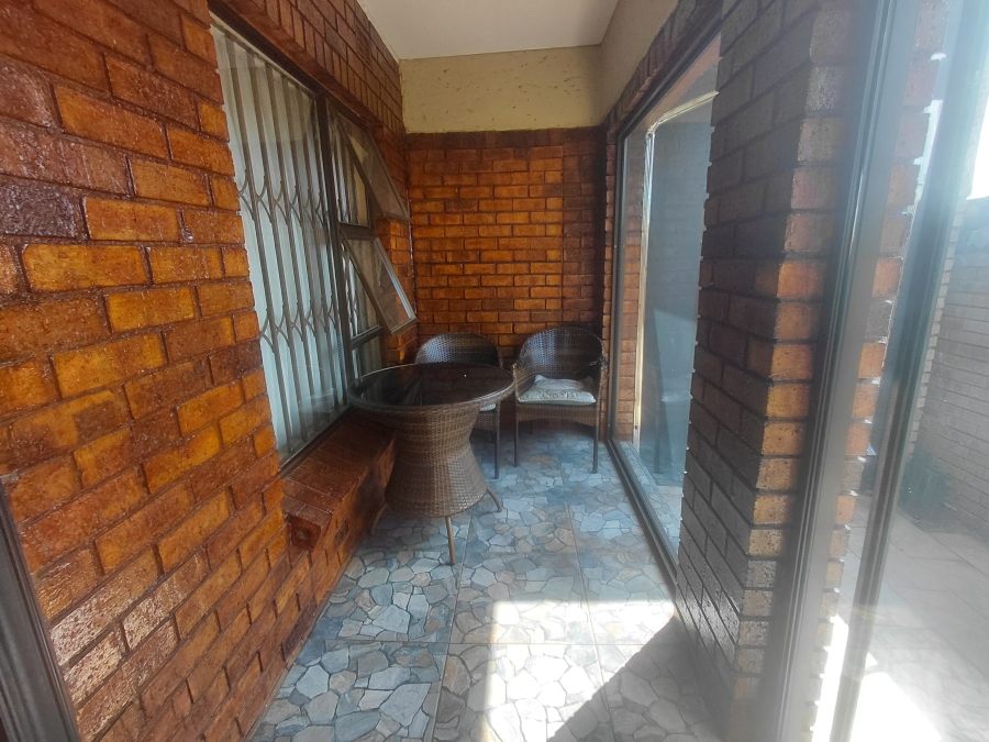 To Let 4 Bedroom Property for Rent in Emdeni Gauteng