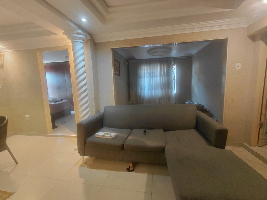 To Let 4 Bedroom Property for Rent in Emdeni Gauteng