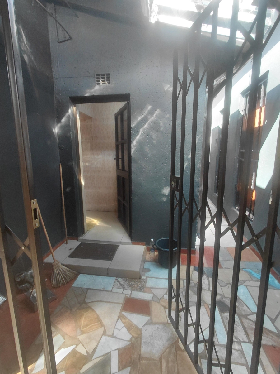 To Let 4 Bedroom Property for Rent in Emdeni Gauteng