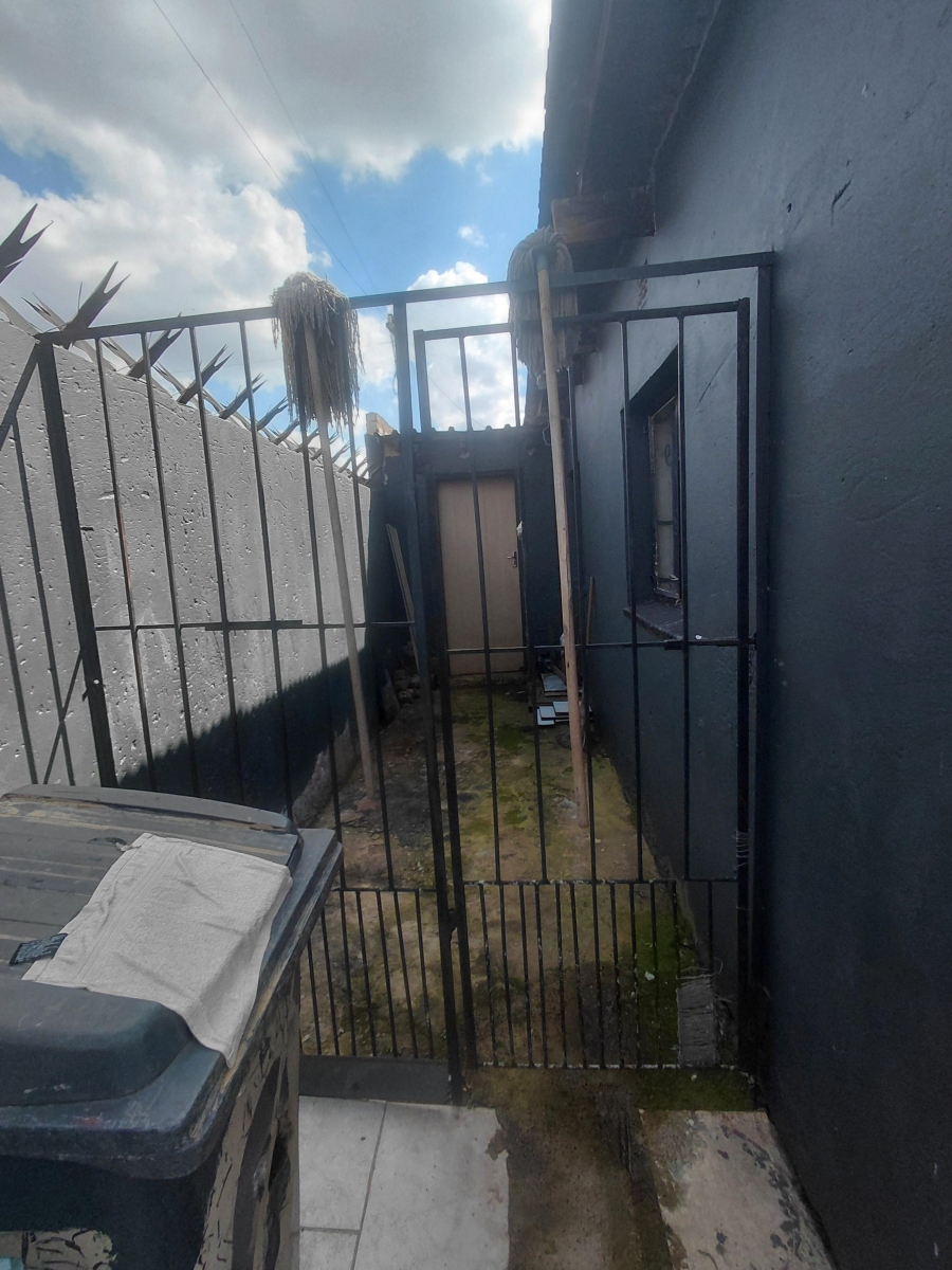 To Let 4 Bedroom Property for Rent in Emdeni Gauteng