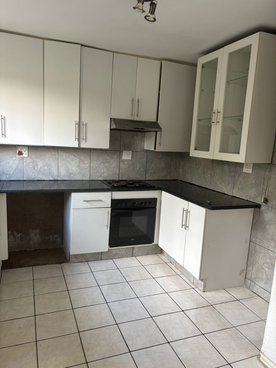 To Let 3 Bedroom Property for Rent in Bassonia Gauteng